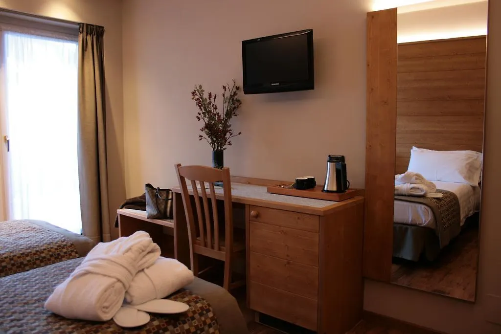 Hotel Larice Bianco Bormio 3*,